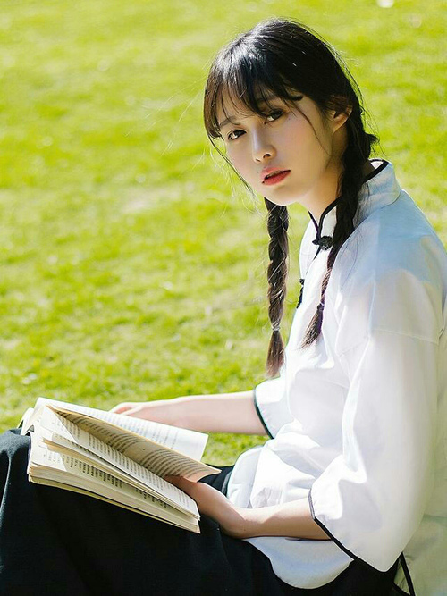 中国足球职业俱乐部参与社区足球节活动，基层足球协会组织机构